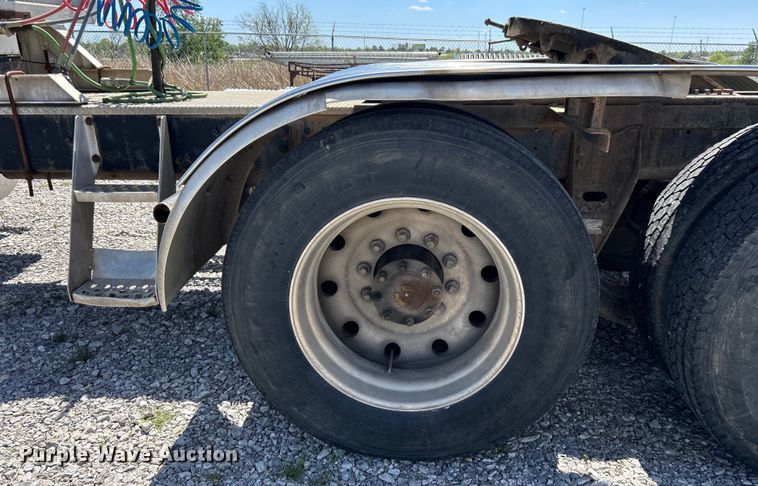 image for item DO1084 1987 Ford LT9000 semi truck