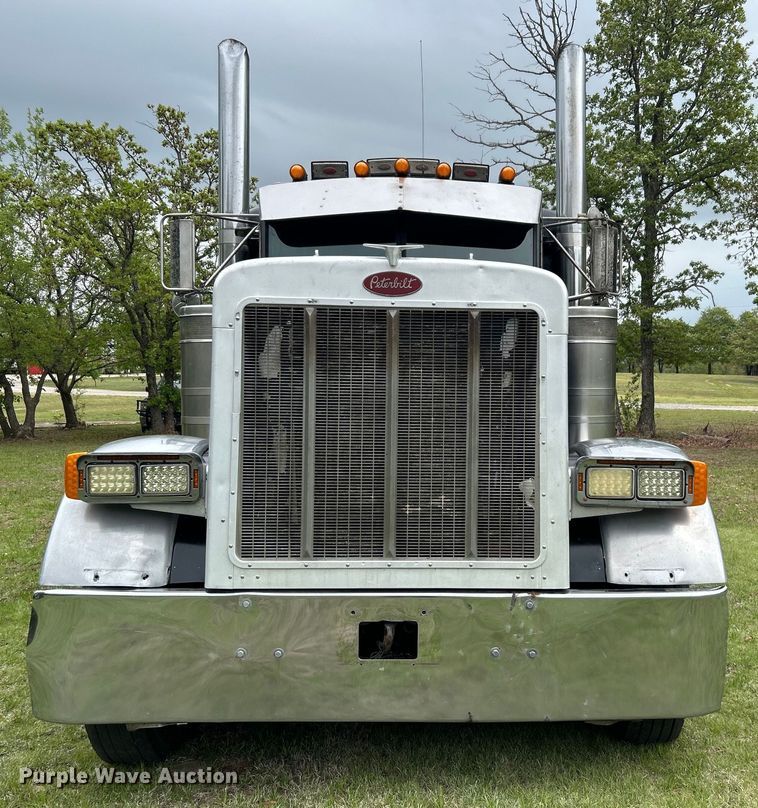 image for item DO1106 1994 Peterbilt  379 semi truck