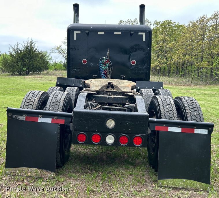 image for item DO1106 1994 Peterbilt  379 semi truck