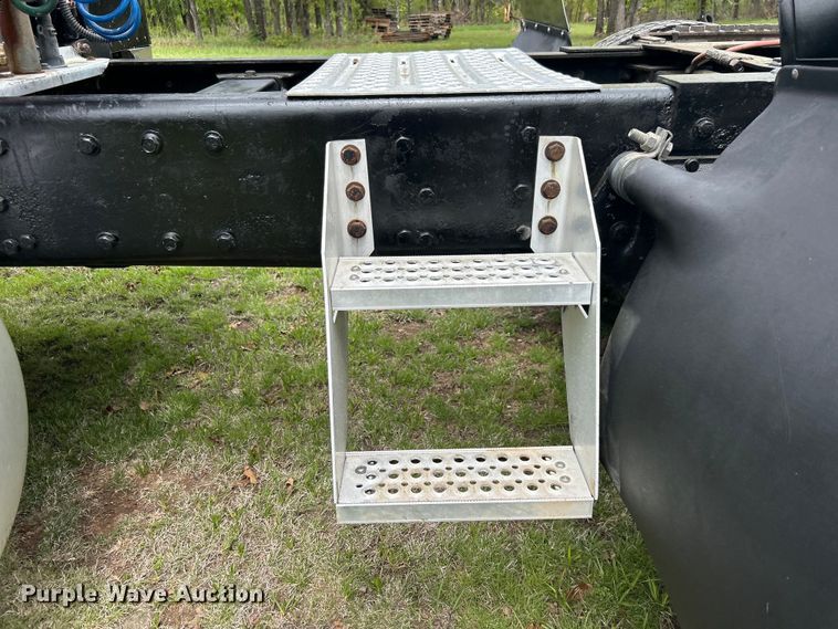 image for item DO1106 1994 Peterbilt  379 semi truck