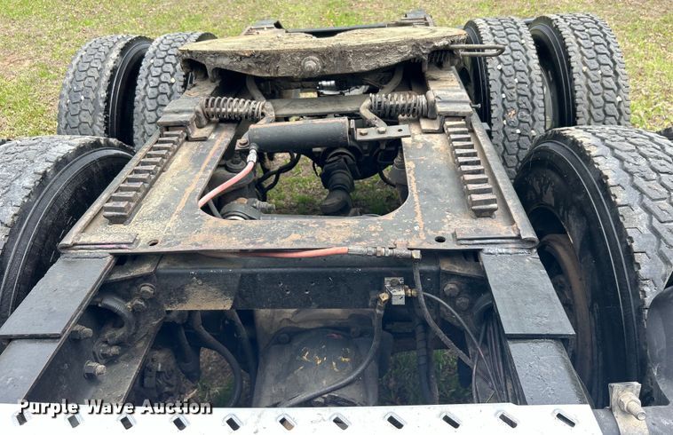 image for item DO1106 1994 Peterbilt  379 semi truck