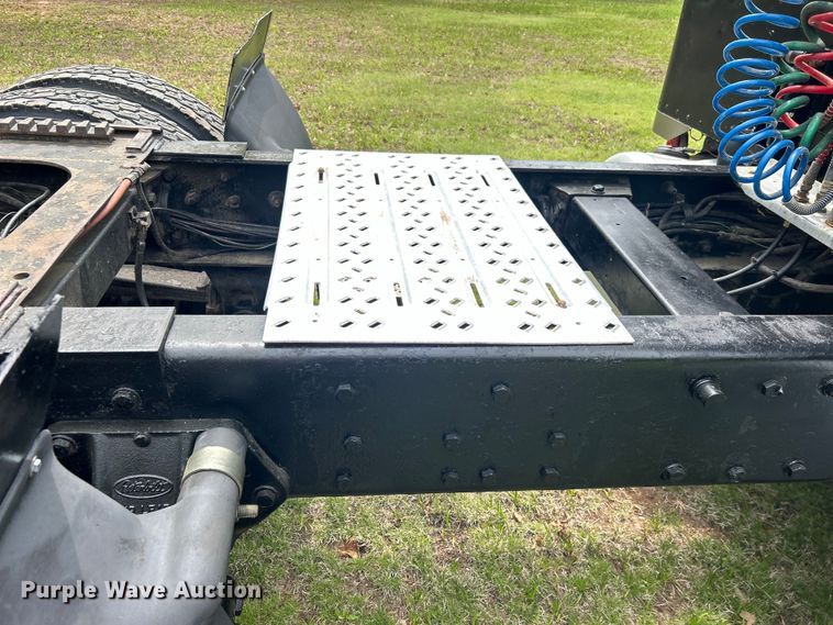 image for item DO1106 1994 Peterbilt  379 semi truck