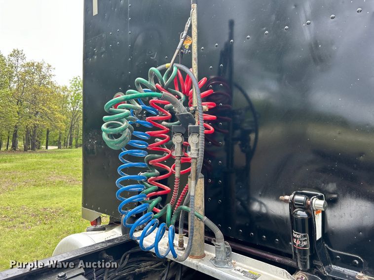 image for item DO1106 1994 Peterbilt  379 semi truck