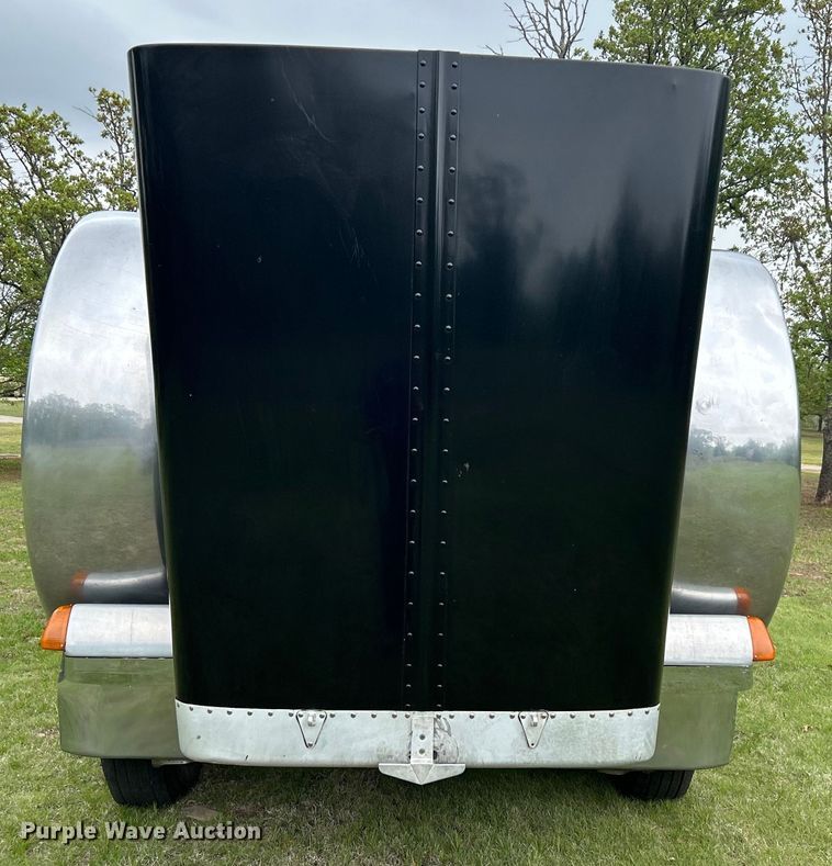 image for item DO1106 1994 Peterbilt  379 semi truck