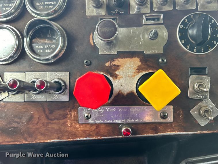 image for item DO1106 1994 Peterbilt  379 semi truck