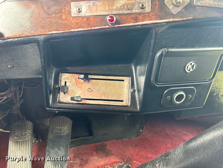 image for item DO1106 1994 Peterbilt  379 semi truck