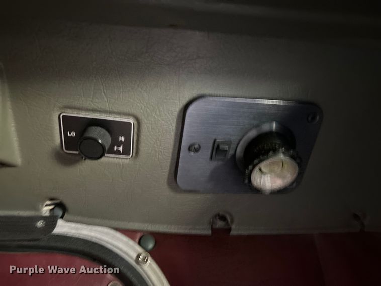 image for item DO1106 1994 Peterbilt  379 semi truck