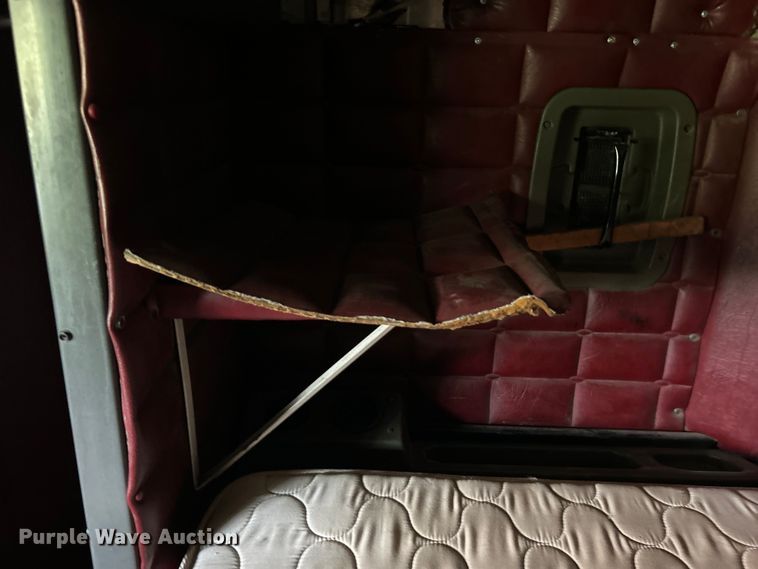 image for item DO1106 1994 Peterbilt  379 semi truck