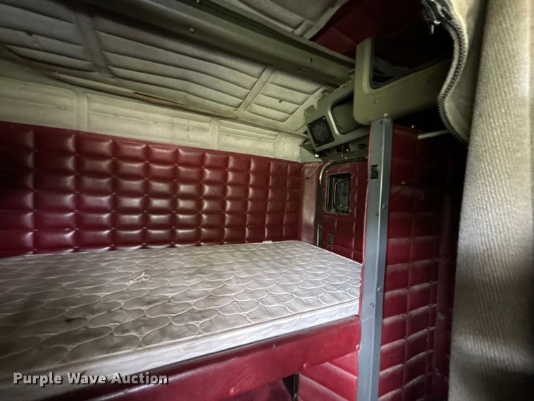 image for item DO1106 1994 Peterbilt  379 semi truck