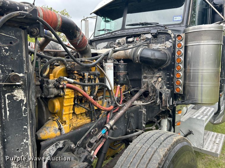 image for item DO1106 1994 Peterbilt  379 semi truck