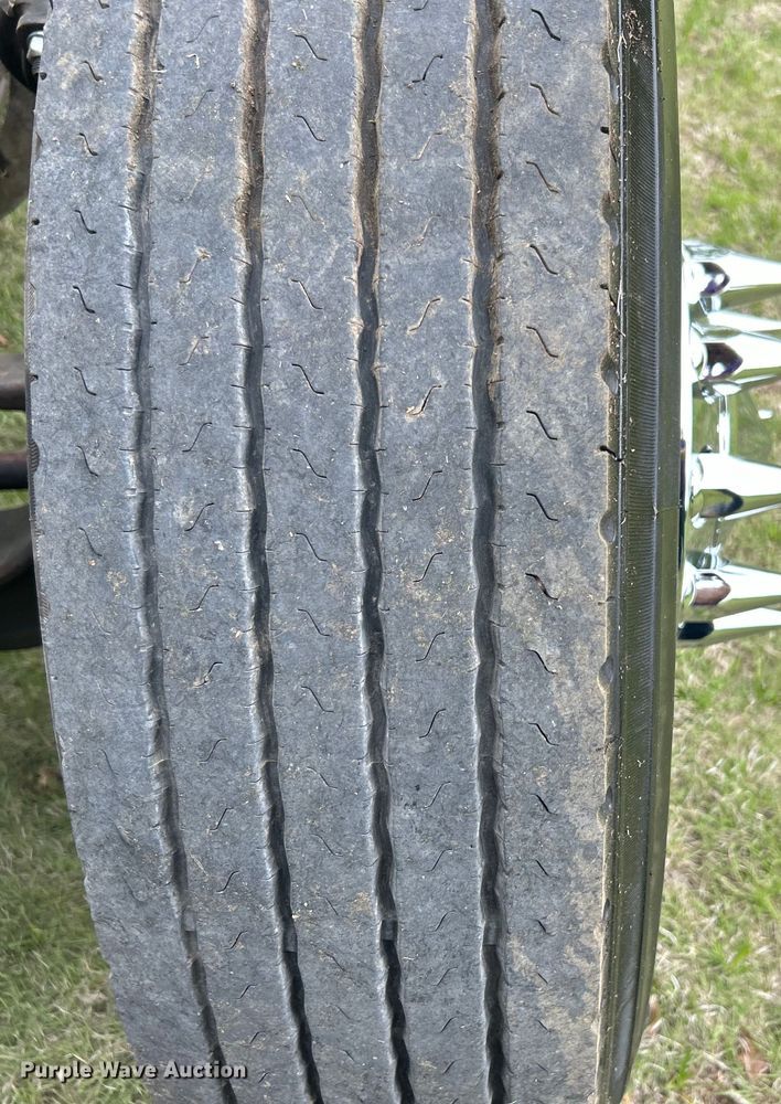 image for item DO1106 1994 Peterbilt  379 semi truck