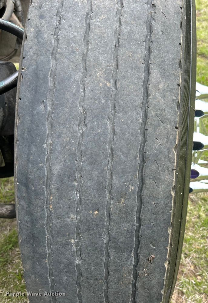 image for item DO1106 1994 Peterbilt  379 semi truck