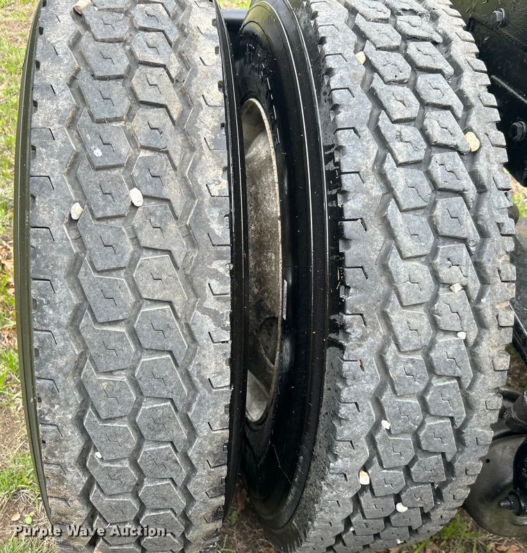 image for item DO1106 1994 Peterbilt  379 semi truck