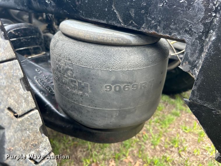 image for item DO1106 1994 Peterbilt  379 semi truck