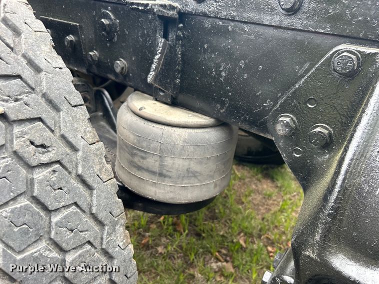 image for item DO1106 1994 Peterbilt  379 semi truck