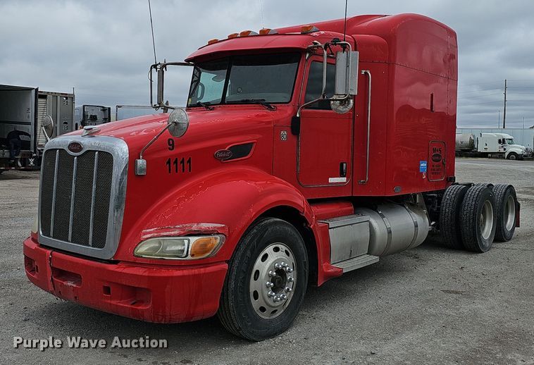 image for item DP0836 2008 Peterbilt 386 semi truck