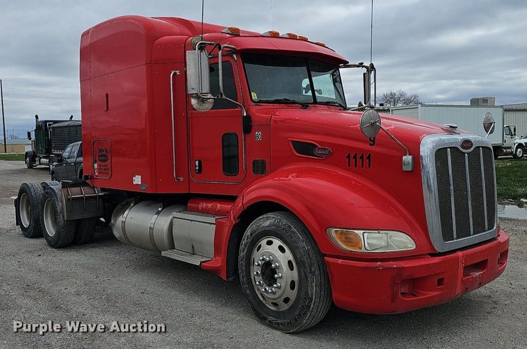 image for item DP0836 2008 Peterbilt 386 semi truck