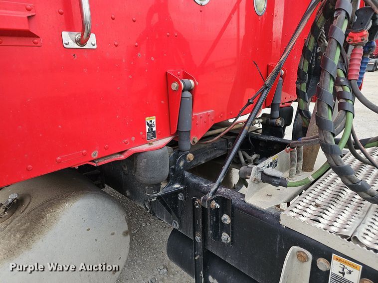 image for item DP0836 2008 Peterbilt 386 semi truck