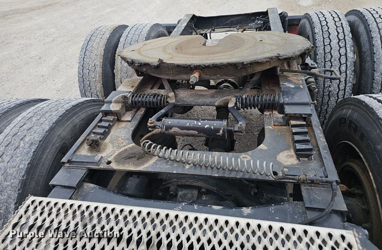 image for item DP0836 2008 Peterbilt 386 semi truck