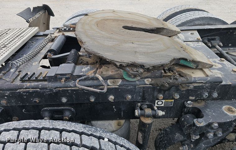 image for item DP0836 2008 Peterbilt 386 semi truck