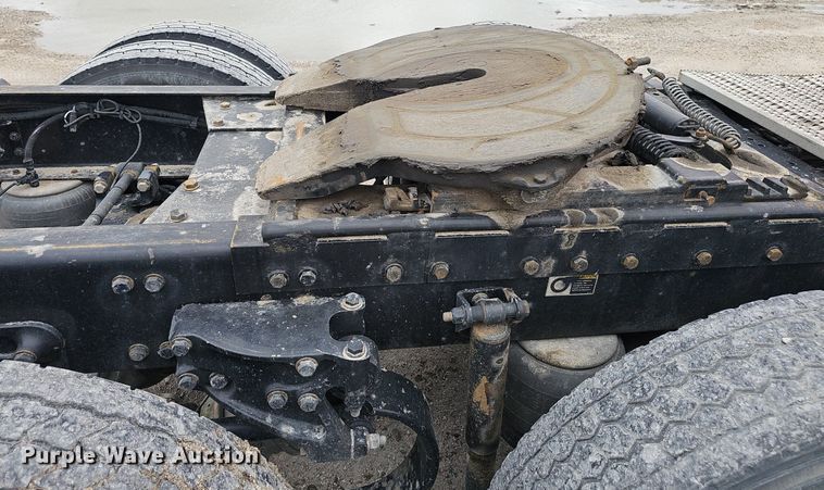 image for item DP0836 2008 Peterbilt 386 semi truck