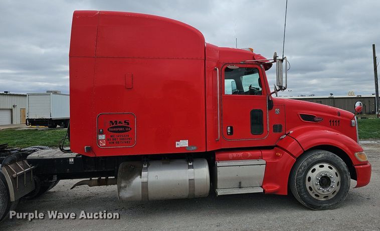 image for item DP0836 2008 Peterbilt 386 semi truck