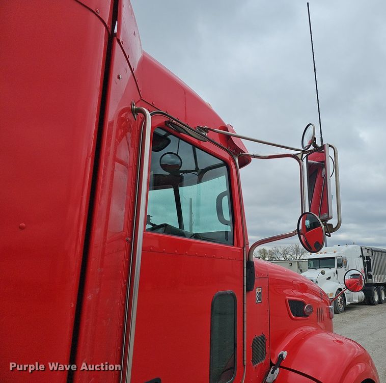 image for item DP0836 2008 Peterbilt 386 semi truck