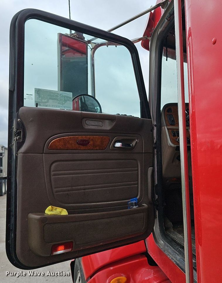 image for item DP0836 2008 Peterbilt 386 semi truck