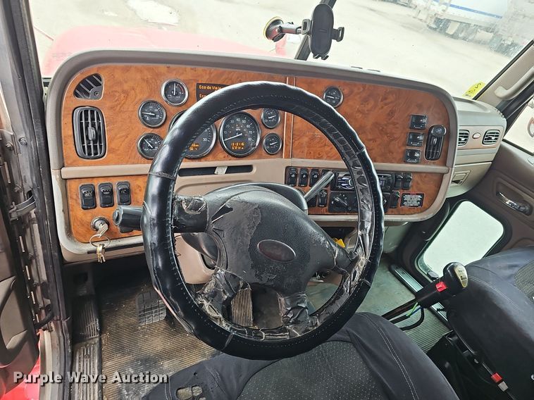 image for item DP0836 2008 Peterbilt 386 semi truck
