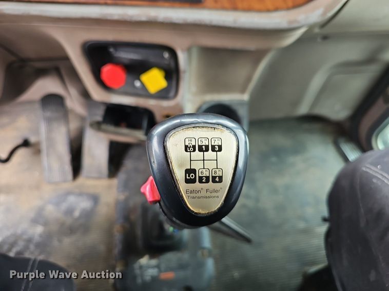 image for item DP0836 2008 Peterbilt 386 semi truck