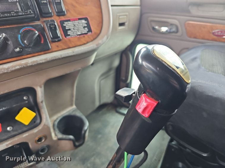 image for item DP0836 2008 Peterbilt 386 semi truck