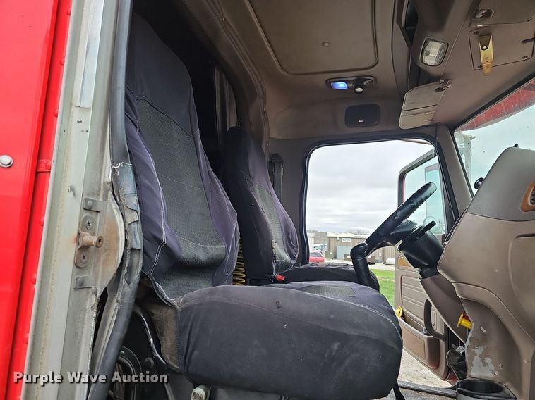 image for item DP0836 2008 Peterbilt 386 semi truck