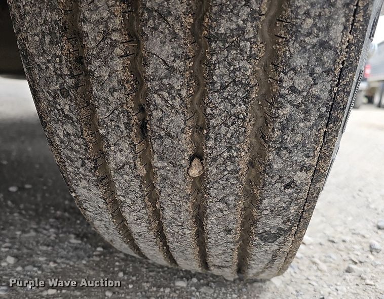 image for item DP0836 2008 Peterbilt 386 semi truck