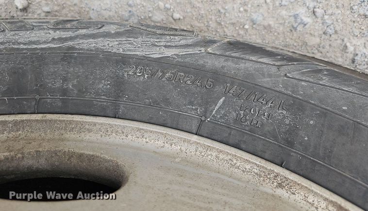 image for item DP0836 2008 Peterbilt 386 semi truck