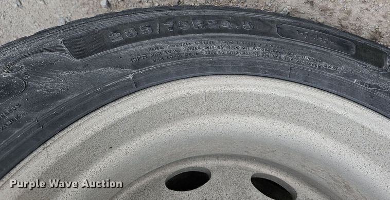 image for item DP0836 2008 Peterbilt 386 semi truck