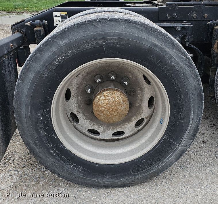 image for item DP0836 2008 Peterbilt 386 semi truck