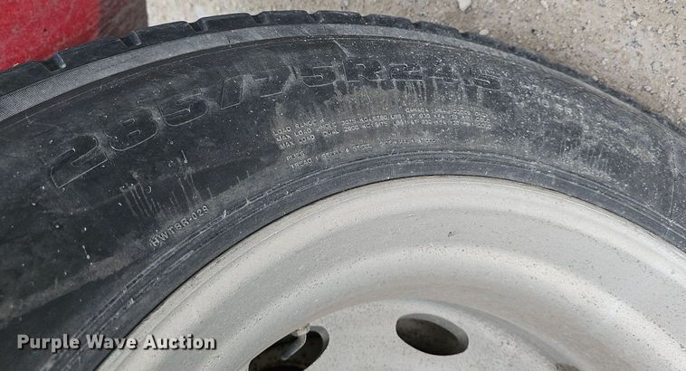 image for item DP0836 2008 Peterbilt 386 semi truck