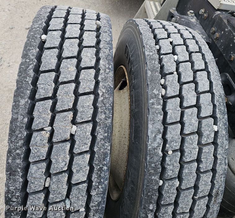 image for item DP0836 2008 Peterbilt 386 semi truck