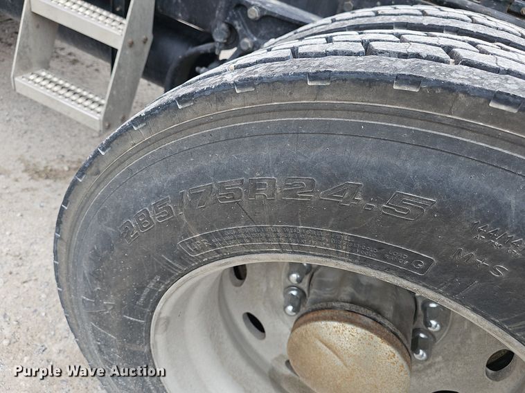 image for item DP0836 2008 Peterbilt 386 semi truck