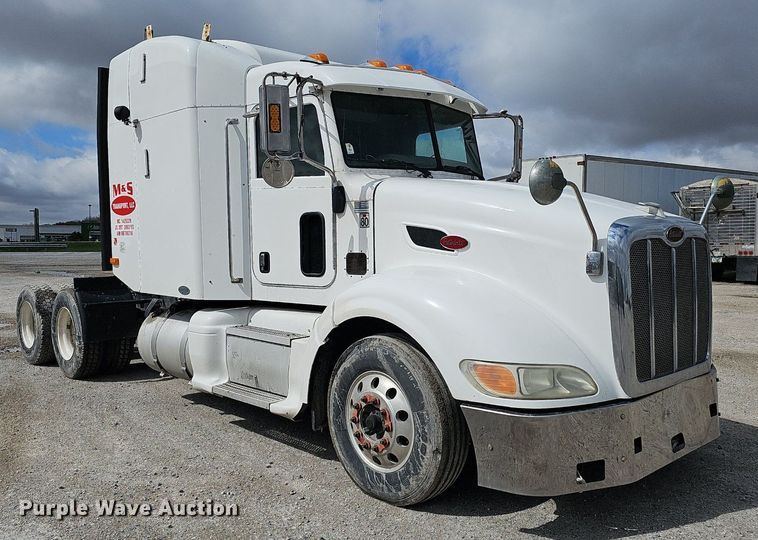 image for item DP0837 2009 Peterbilt 386 semi truck