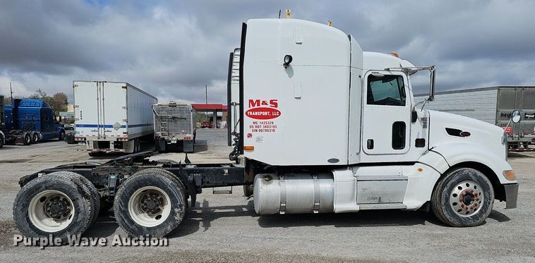 image for item DP0837 2009 Peterbilt 386 semi truck