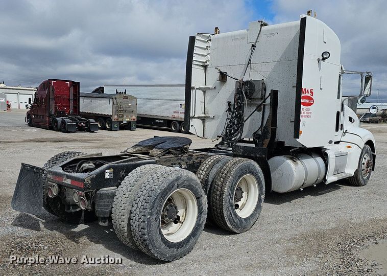 image for item DP0837 2009 Peterbilt 386 semi truck