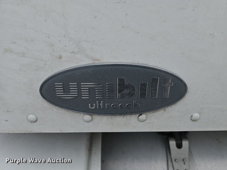 image for item DP0837 2009 Peterbilt 386 semi truck