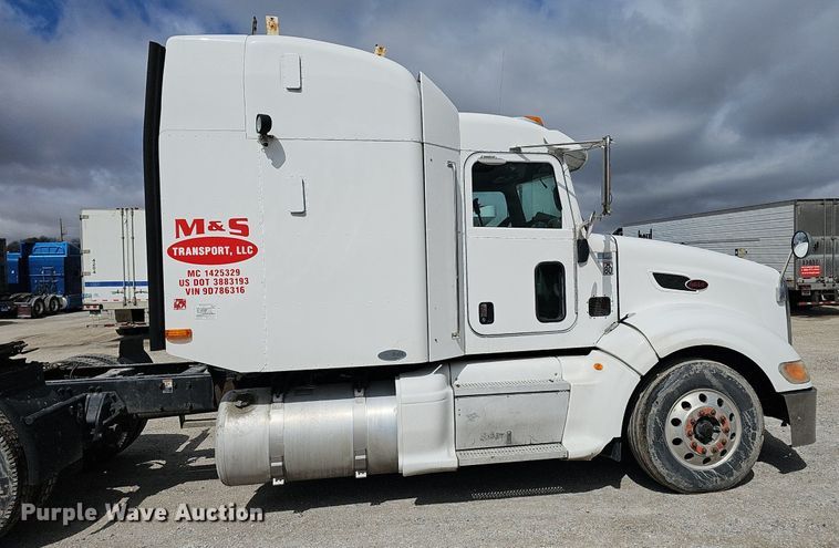 image for item DP0837 2009 Peterbilt 386 semi truck