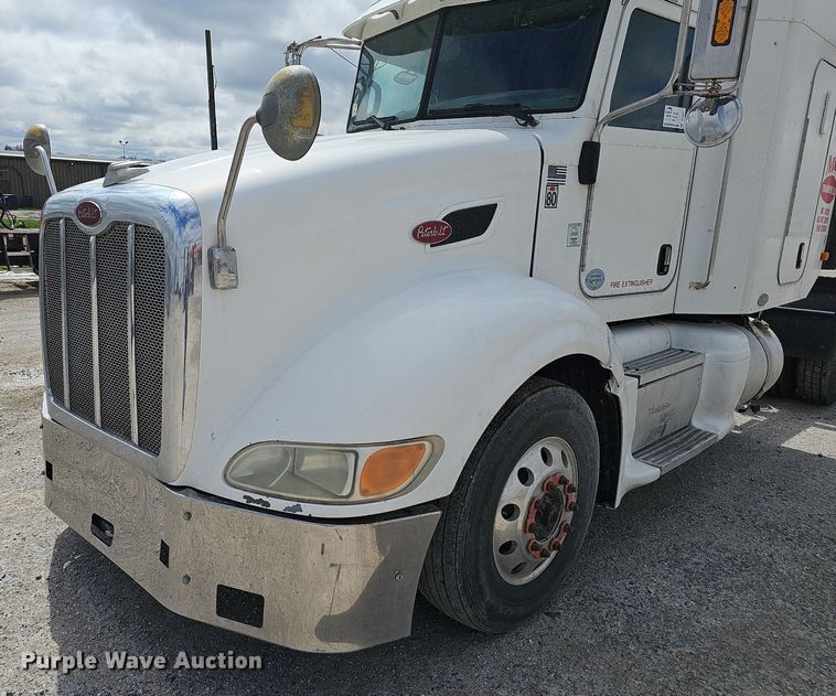 image for item DP0837 2009 Peterbilt 386 semi truck