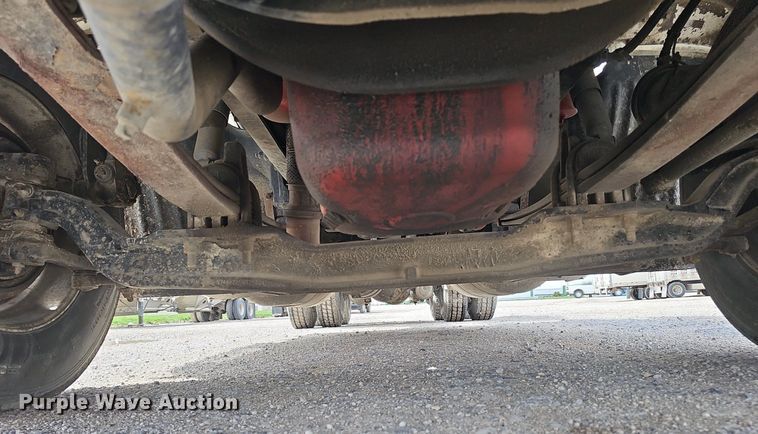 image for item DP0837 2009 Peterbilt 386 semi truck