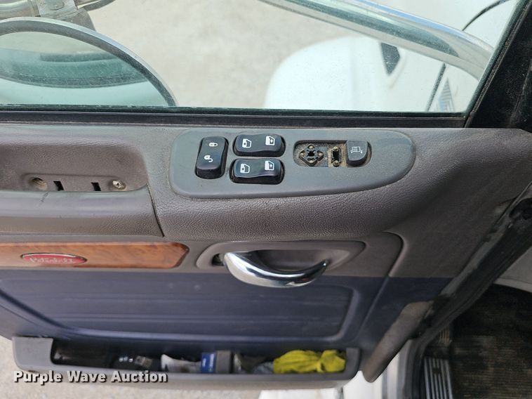 image for item DP0837 2009 Peterbilt 386 semi truck