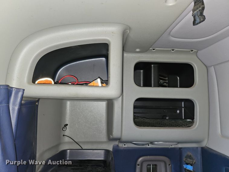 image for item DP0837 2009 Peterbilt 386 semi truck