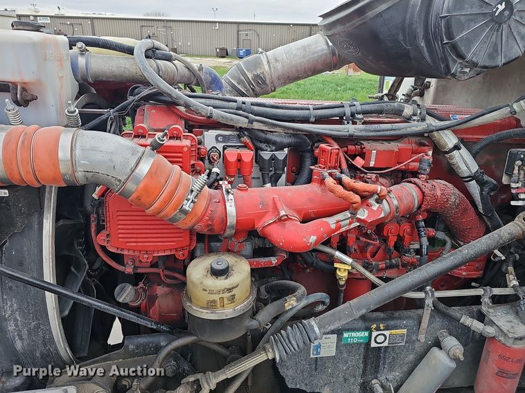 image for item DP0837 2009 Peterbilt 386 semi truck