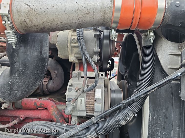 image for item DP0837 2009 Peterbilt 386 semi truck